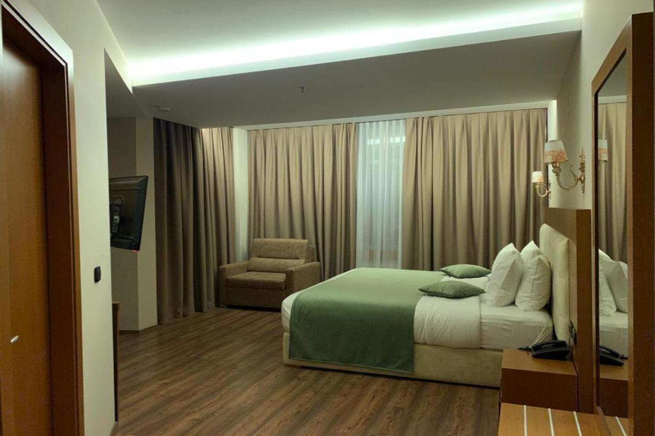Albanopolis Hotel Tirana Bagian luar foto